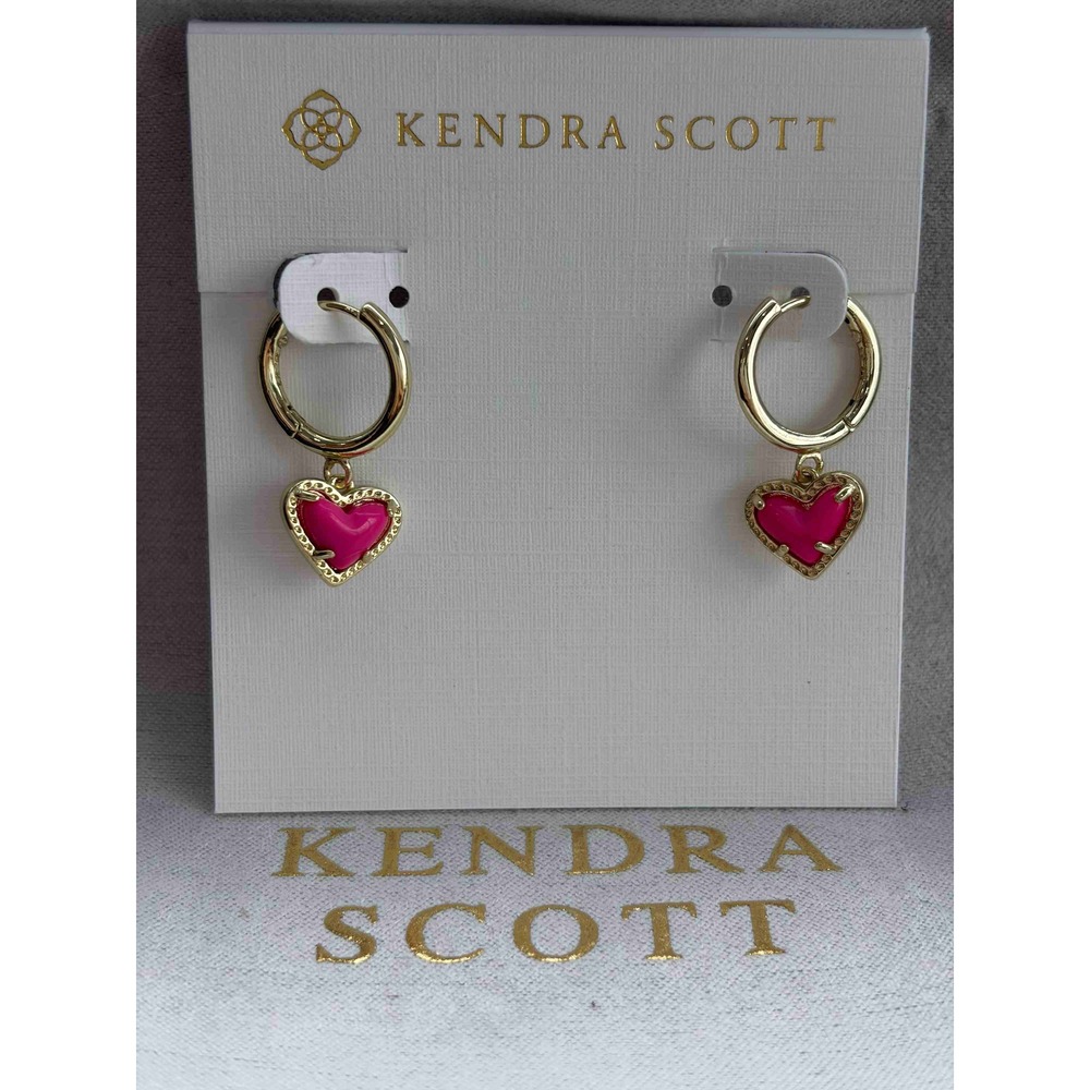 Kendra Scot pink heart earrings